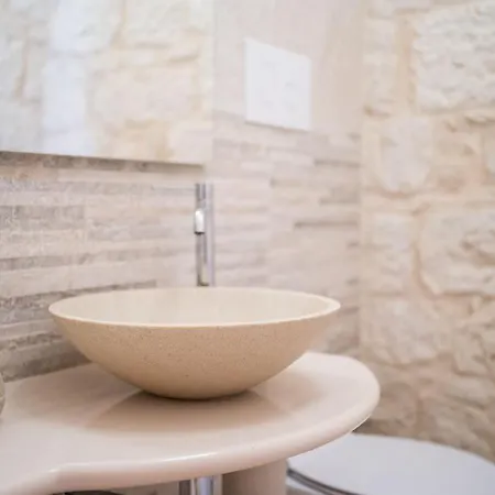 House Nicasia: Con Piscina Villa
