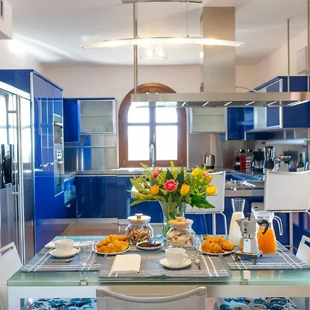 House Nicasia: Con Piscina * Ragusa
