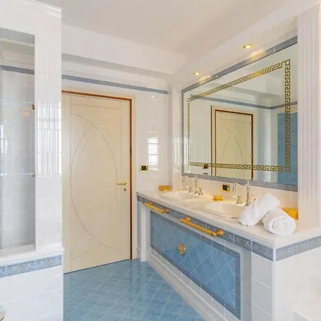 House Nicasia: Con Piscina Villa *