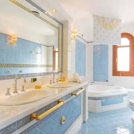 House Nicasia: Con Piscina Villa Ragusa
