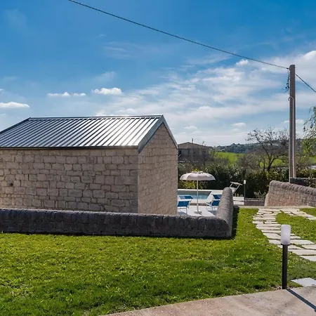 Villa House Nicasia: Con Piscina Ragusa