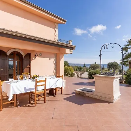 Villa House Nicasia: Con Piscina