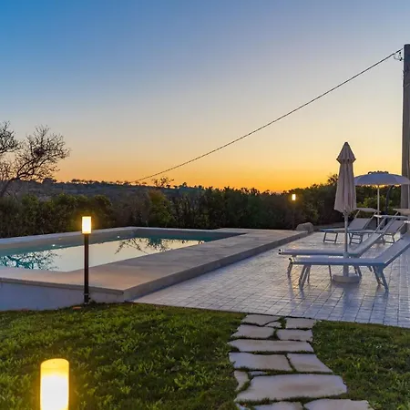 House Nicasia: Con Piscina Villa *