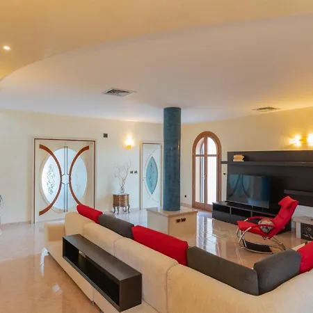 House Nicasia: Con Piscina * Ragusa