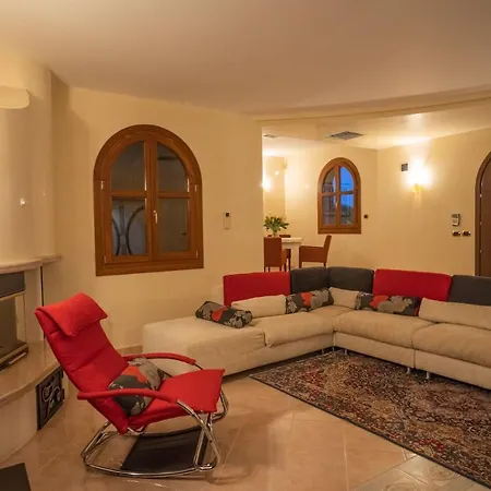 House Nicasia: Con Piscina Ragusa