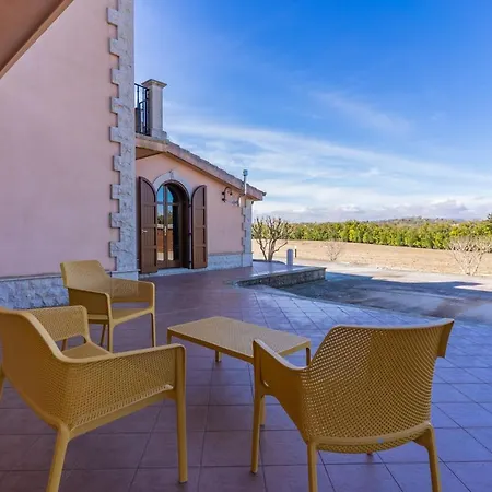 House Nicasia: Con Piscina