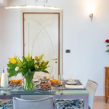 House Nicasia: Con Piscina Villa Ragusa